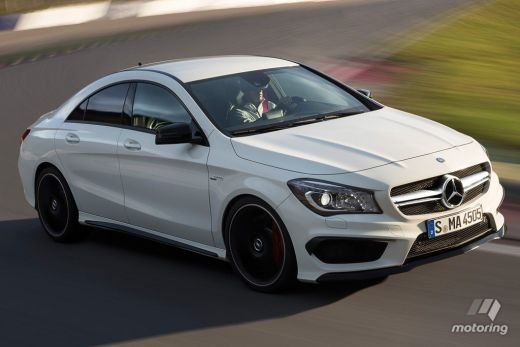 Mercedes lanseaza masini noi pe banda rulanta! Primele imagini cu CLA45 de la AMG! Galerie foto si detalii tehnice:_12