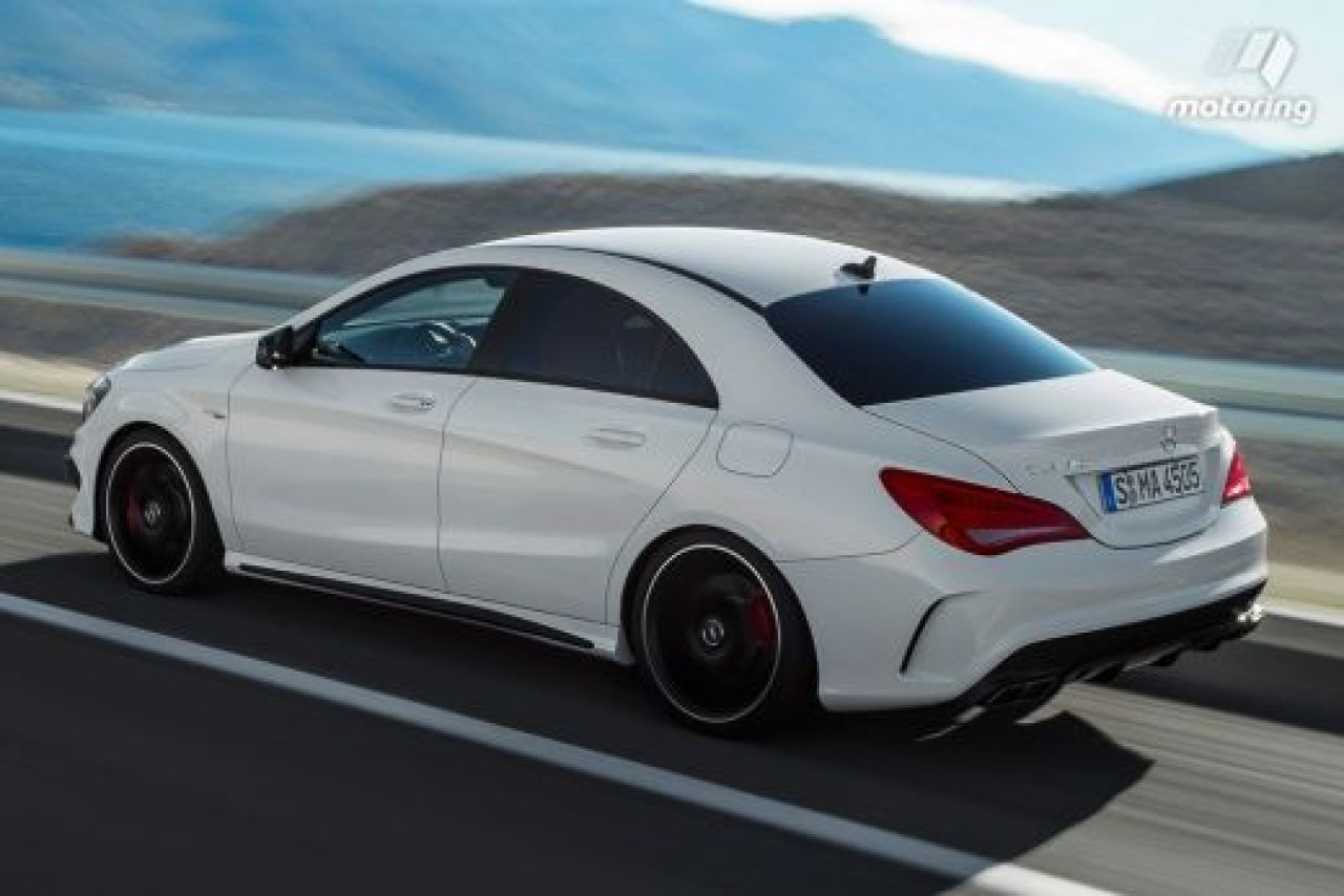 Mercedes lanseaza masini noi pe banda rulanta! Primele imagini cu CLA45 de la AMG! Galerie foto si detalii tehnice:_14
