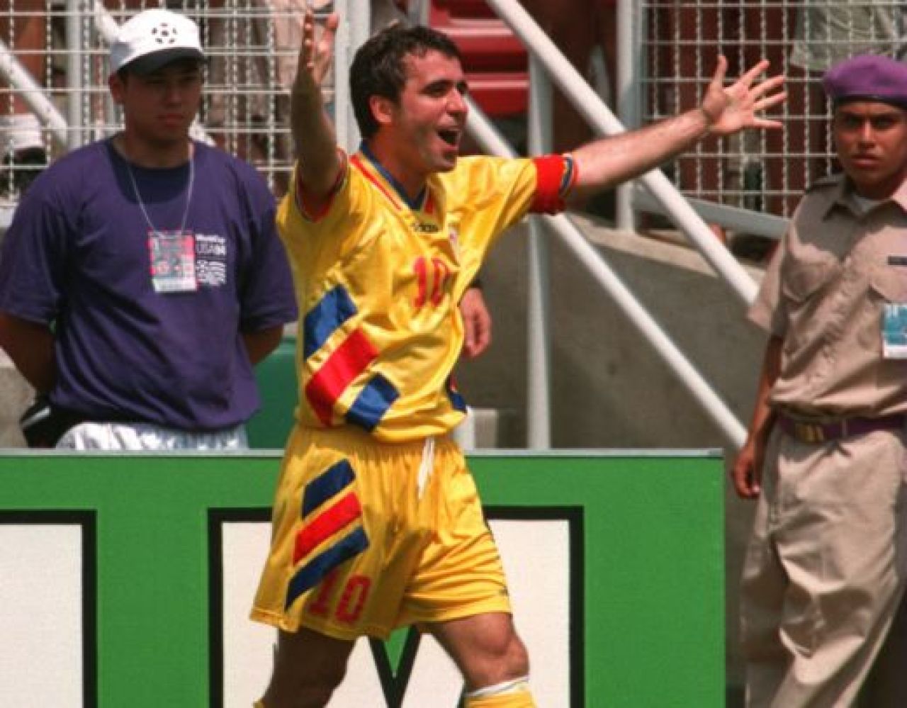 Sports Illustrated a plasat numele Romaniei in Top 10 cele mai tari meciuri din ISTORIA Mondialului! Hagi: 'Am facut a doua revolutie'! Ziua in care visul american s-a trait in strada, la Universitate:_3