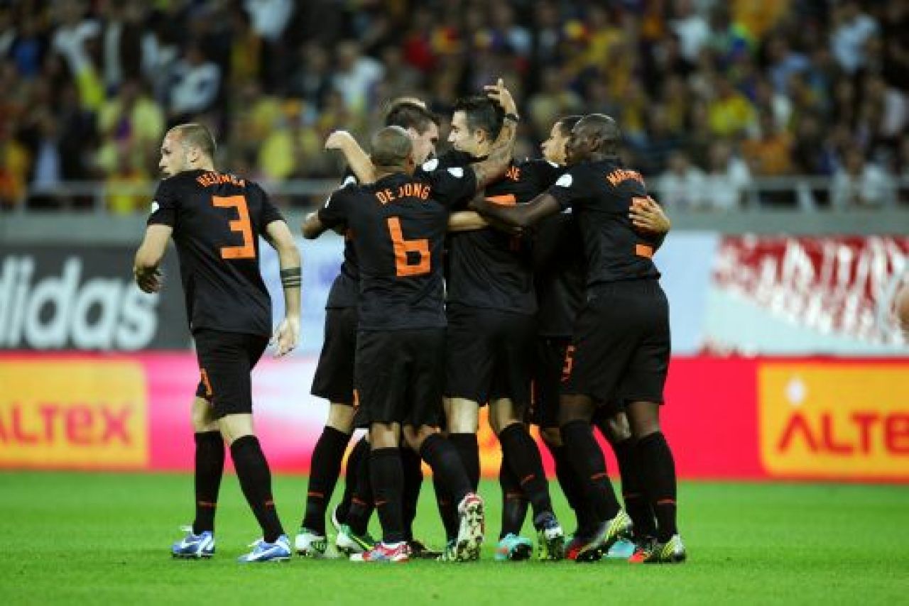 Meciuri tari in preliminariile CM 2014! Olanda 3-0 Estonia si Andorra 0-2 Turcia in grupa Romania! Surpriza in Spania 1-1 Finlanda! Vezi partidele si situatia in grupe:_1