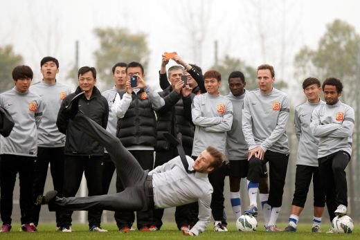 Un stelist a VAZUT LIVE cel mai penibil moment al lui Beckham! Englezul s-a facut de RAS pe teren, sub ochii lui! Galeria Zilei: CLICK AICI pentru FOTO:_4