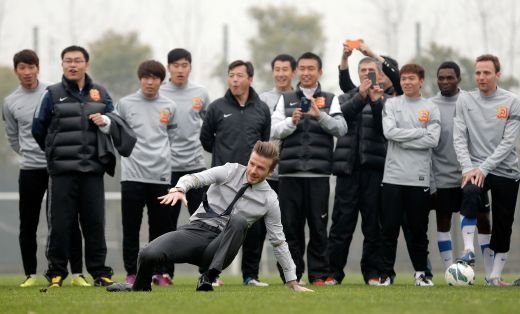 Un stelist a VAZUT LIVE cel mai penibil moment al lui Beckham! Englezul s-a facut de RAS pe teren, sub ochii lui! Galeria Zilei: CLICK AICI pentru FOTO:_6