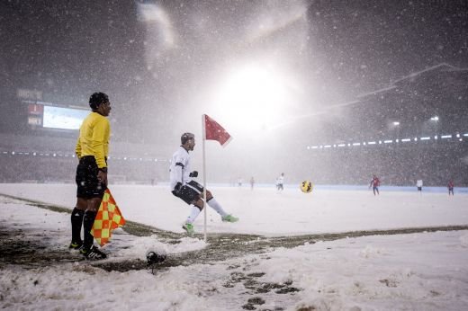 Fotbal intr-o atmosfera ca in povesti! Cel mai amuzant meci din preliminariile CM 2014! Imagini incredibile, nu o sa-ti vina sa crezi cum s-a jucat! GALERIE FOTO_4