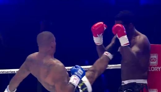 GLORY Londra: Bonjaski este distrus de o lovitura extrardinara! Spong castiga marele meci dupa ce i-a spart fata lui Remy! Vezi meciul romanului Pasniciuc: VIDEO_11
