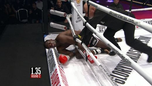 GLORY Londra: Bonjaski este distrus de o lovitura extrardinara! Spong castiga marele meci dupa ce i-a spart fata lui Remy! Vezi meciul romanului Pasniciuc: VIDEO_13