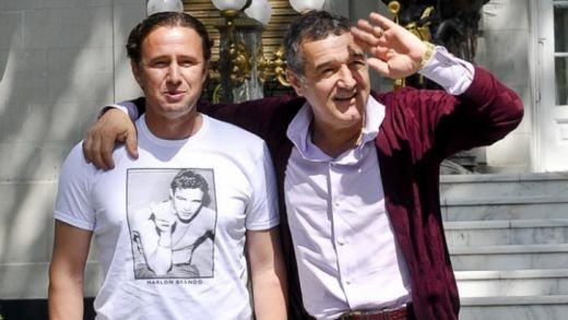 A facut-o si pe asta! Reghecampf a ajuns in presa din Anglia la cea mai rusinoasa rubrica! GESTUL care i-a facut pe englezi sa rada de el: 
