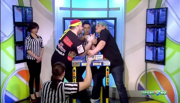 Super VENDETTA Radu Valahu 5-1 Rocky al Ungariei! Romania isi ia revansa pentru egalul de la fotbal! L-am facut Rochie pe asta! :)) Vezi meciul VIDEO