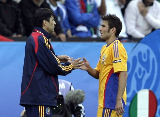 Mutu era DISTRUS! A inceput sa planga! Dezvaluire soc a lui Piturca! Nu a vrut sa-l convoace pe atacantul Romaniei pentru dubla cu Ungaria si Olanda! De ce s-au certat cei doi: