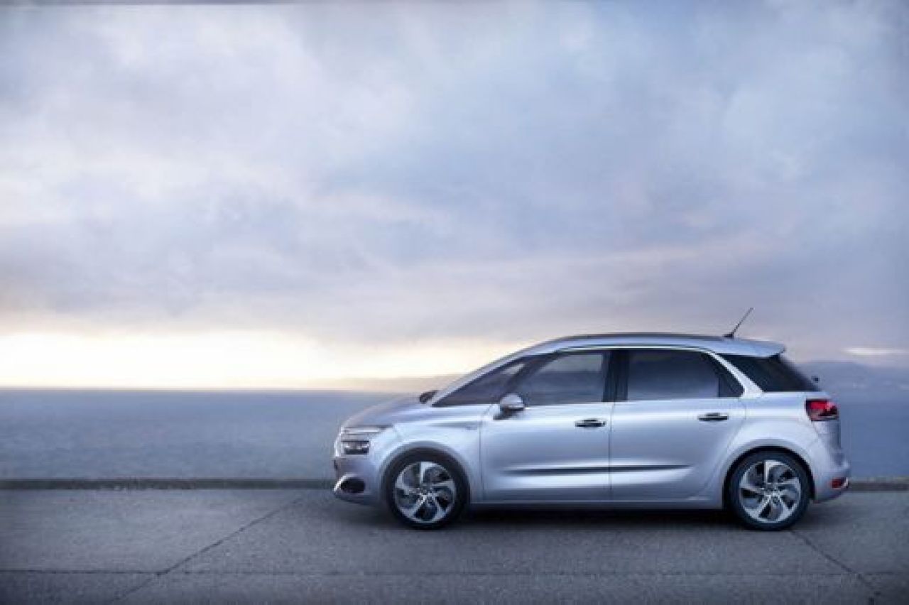 FOTO Citroen a lansat noul C4 Picasso! Francezii vin cu modificari importante! Vezi intreaga lista:_12