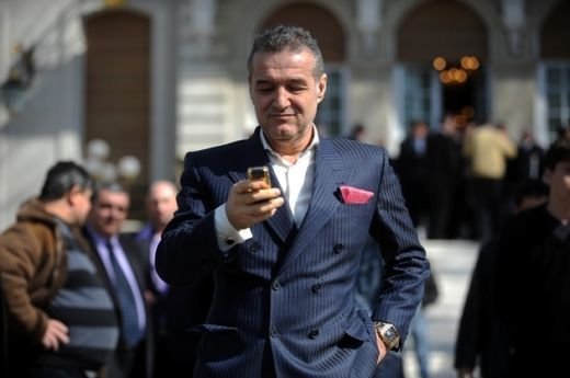 Steaua vinde PIESELE GRELE: Becali face rost de 19.000.000 de euro. OFERTE din Ucraina si Franta: