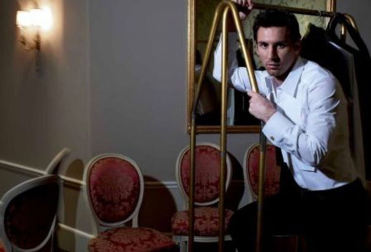 FOTO: Messi, asa cum nu l-ai mai vazut pana acum! Super starul Barcei, sedinta foto pentru D&G: