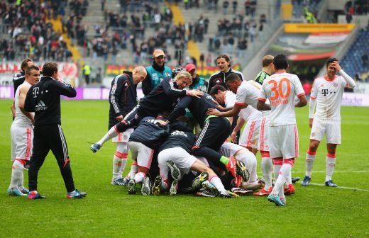 Moment ISTORIC! Toata lumea aplauda in picioare o performanta ULUITOARE! Schweinsteiger a facut-o campioana pe Bayern cu un gol FABULOS! VIDEO:_23