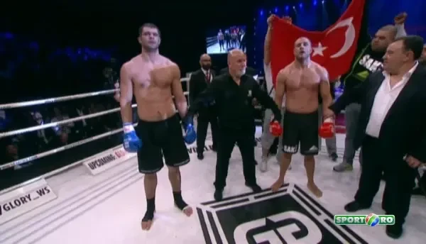 Ghita, DISTRUS de Saki! Seria NIMICITOARE de pumni care l-a pus pe roman de trei ori la podea! Vezi aici toata gala de la Istanbul: