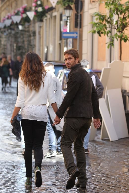 Super imagini cu Madalina Ghenea si iubitul ei! Au pus paparazzii pe fuga cu un gest GENIAL! Vezi cum au fost surprinsi_2