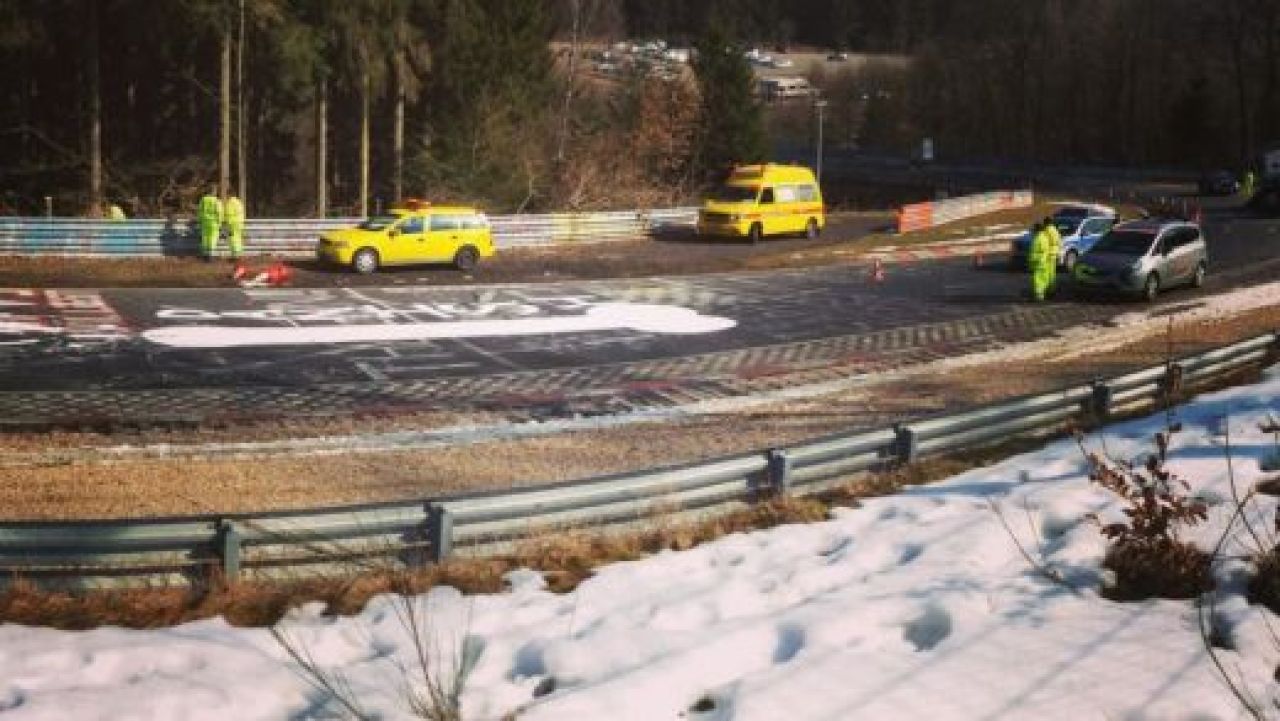 FOTO Motivul INCREDIBIL pentru care a fost inchis un circuit celebru! Organizatorii au fost SOCATI cand au vazut pista! Ce era desenat pe ea:_2