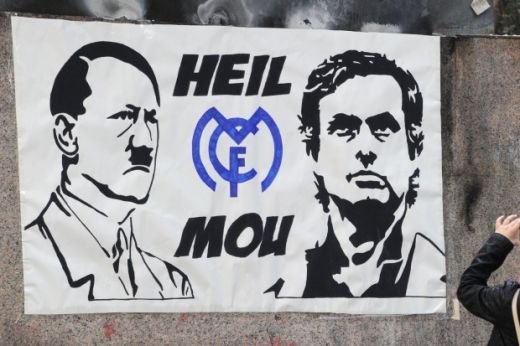 Scandal in Spania! Toata Europa a reactionat pentru un BANNER care a fost afisat pe Bernabeu de oamenii care IL URASC pe Mourinho! Imaginea revoltatoare:_2
