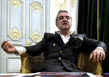 Steaua si-a gasit atacant de Champions League: E ca Traore, MM l-a descoperit! Cum transfera Becali atacant: