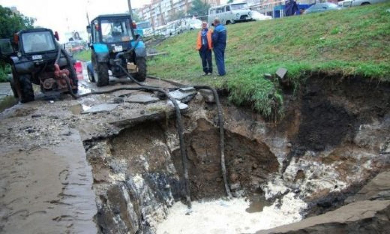 Cel mai PERICULOS oras din lume! Imagini SOCANTE cu masini care dispar SUB asfalt! Tablou HORROR cu oameni inghititi de vii! FOTO_4