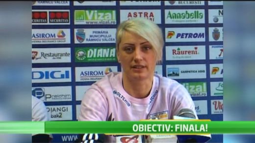 Metode unice de antrenament pentru fetele de la Oltchim! La ce filme se uita ca sa o bata pe Gyor: VIDEO
