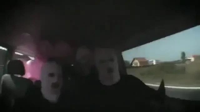 VIDEO GENIAL! Cum se razbuna rusii pe un motociclist! Cezi ca e posibil asa ceva? :)