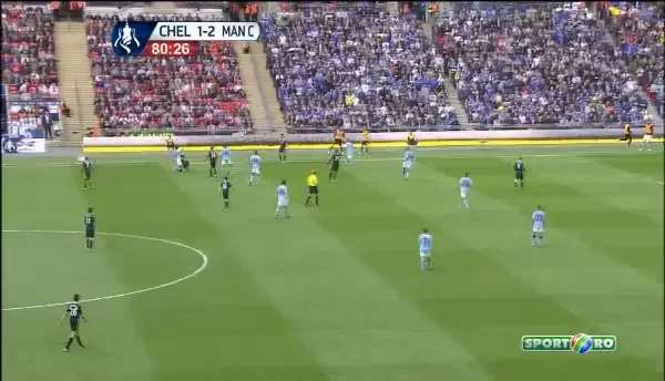 Gestul pentru care Kun Aguero trebuia eliminat IMEDIAT! L-a calcat cu URA cu ambele talpi pe David Luiz! Vezi intrarea REVOLTATOARE! VIDEO
