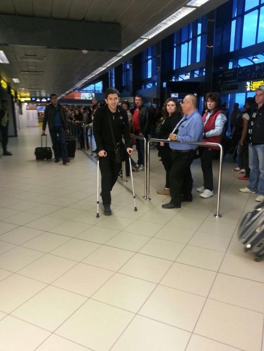 Catalin Munteanu a revenit IN CARJE! Capitanul lui Dinamo a fost impresionat de gestul colegilor sai! Cat timp sta pe bara:_2