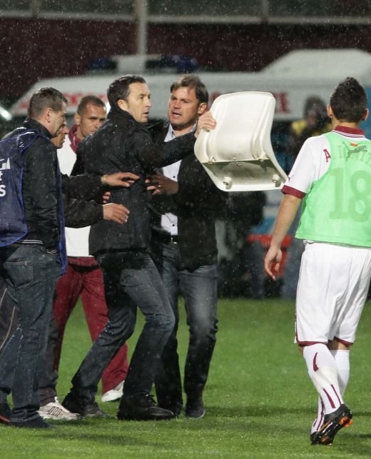 Galeria Zilei: Clipa in care ne-am simtit ca-n Kosovo! Rapid 1-1 Steaua, sau povestea nebuna, cu imagini HORROR! FOTO:_8