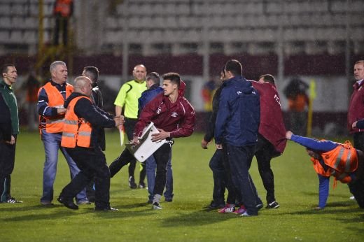 Galeria Zilei: Clipa in care ne-am simtit ca-n Kosovo! Rapid 1-1 Steaua, sau povestea nebuna, cu imagini HORROR! FOTO:_14