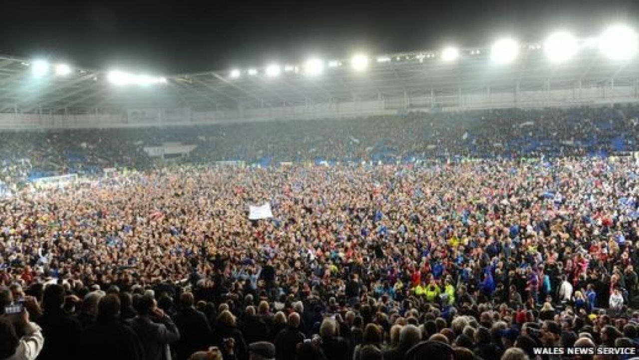 Moment ISTORIC! Doua echipe din afara Angliei vor juca in Premier League! Cine si-a asigurat aseara 100 de milioane de lire! FOTO & VIDEO cu invazia fanilor pe teren:_3