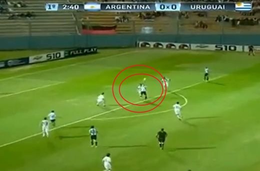 S-a mai nascut un Messi! FOARFECA MAGISTRALA din afara careului, reusita de un pusti in Argentina - Uruguay: