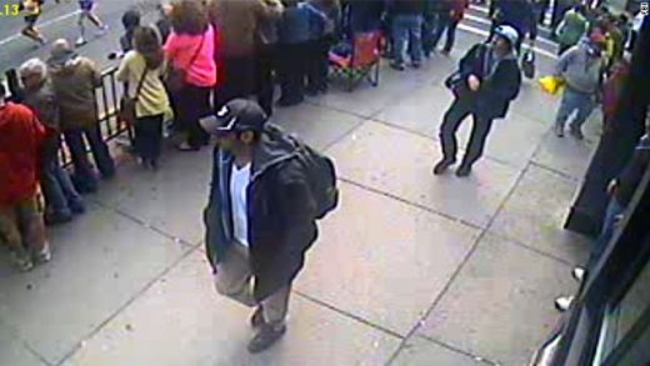 Al doilea terorist din Boston a fost PRINS! Trei noi suspecti au fost arestati! Explozie de bucurie la Boston, oamenii au iesit pe strazi! Imagini UNICE cu actiunile politiei! VIDEO_1