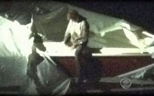 Al doilea terorist din Boston a fost PRINS! Trei noi suspecti au fost arestati! Explozie de bucurie la Boston, oamenii au iesit pe strazi! Imagini UNICE cu actiunile politiei! VIDEO_21