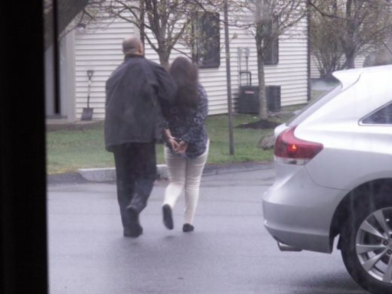 Al doilea terorist din Boston a fost PRINS! Trei noi suspecti au fost arestati! Explozie de bucurie la Boston, oamenii au iesit pe strazi! Imagini UNICE cu actiunile politiei! VIDEO_24