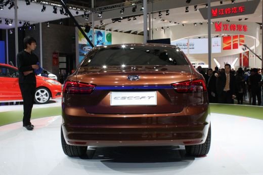 Surpriza la Shanghai! Ford resusciteaza un model istoric dupa 10 ani! Escort revine in forta! FOTO:_5