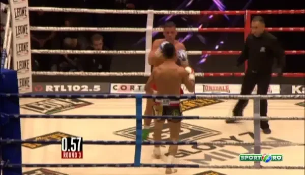 SUPER BATAIE la Milano. GLORY Fara mila! Petrosyan l-a batut pe El Boustati si ramane CEL MAI BUN din lume! VIDEO