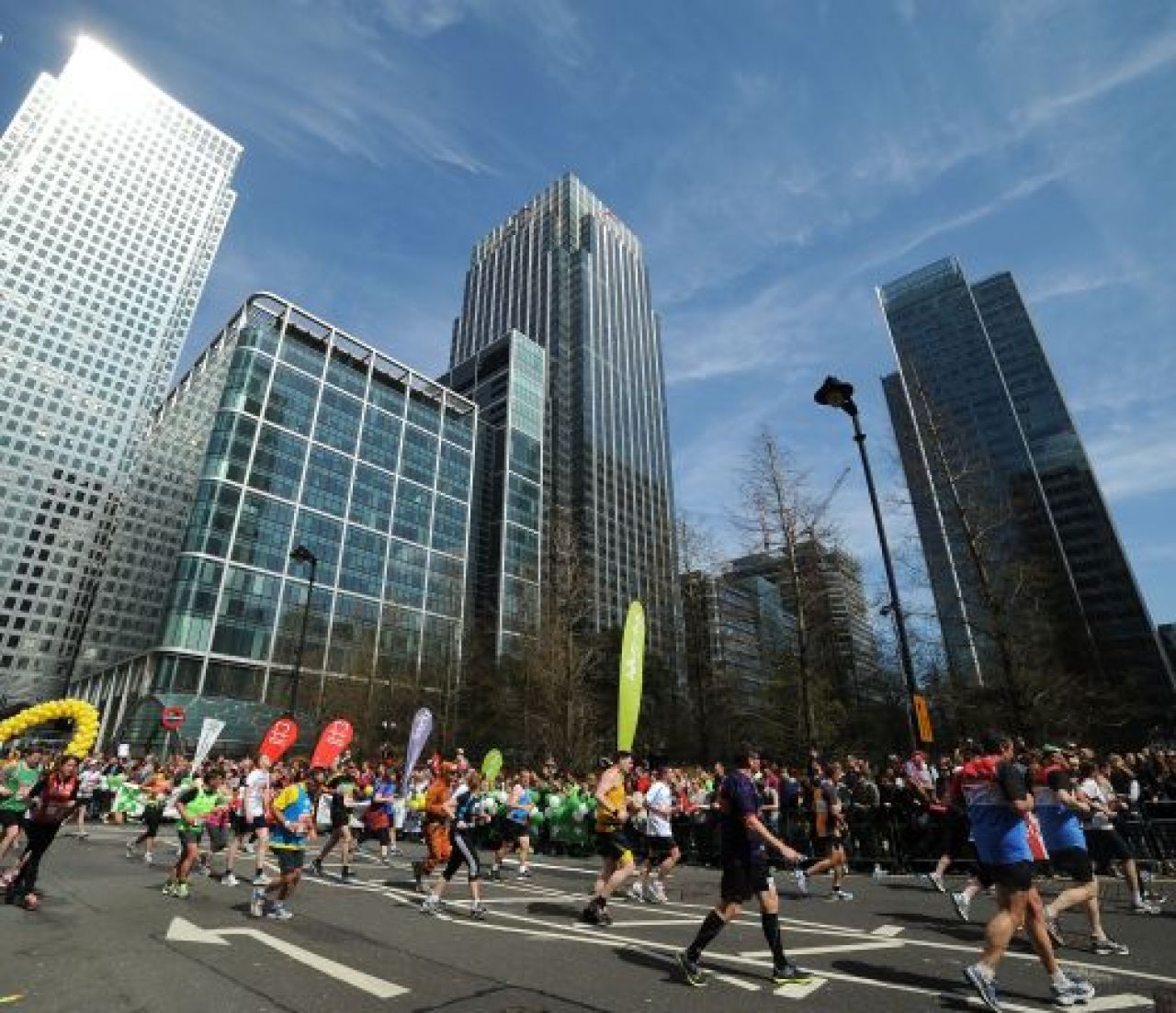 EMOTIONANT! Londra nu a uitat de tragedia de la Boston! Gestul superb facut de cei 36.000 de participanti! Mesajul GENIAL de pe un tricou: