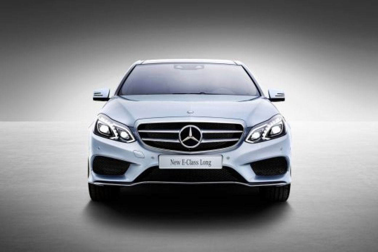 FOTO Limuzina UNICA lansata de Mercedes in China! Nemtii n-au introdus asa ceva in Europa! Premiera absoluta!_2