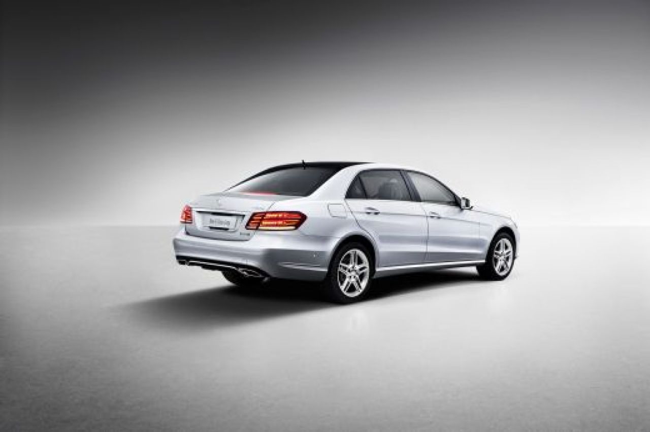 FOTO Limuzina UNICA lansata de Mercedes in China! Nemtii n-au introdus asa ceva in Europa! Premiera absoluta!_5