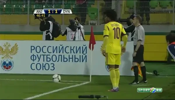 Moment ANTOLOGIC la meciul lui Super-Dan! Jucatorii lui Anji dansau dupa gol cand arbitrul a luat o decizie incredibila! Cum s-a schimbat total meciul in cateva secunde: