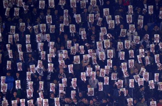Juventus A UMILIT-O pe AC Milan si pe teren si in tribune! Coregrafia speciala facuta pentru Balotelli! FOTO_1