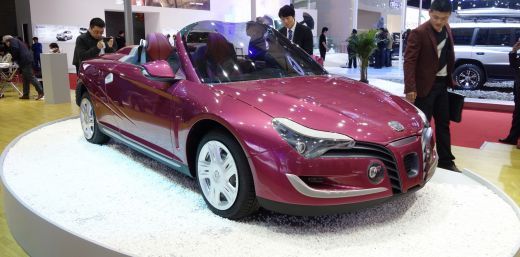 Chinezii copiaza in continuare fara RUSINE masinile europene! BMW, Mercedes si Toyota, cele mai