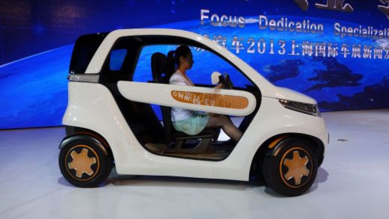 Chinezii copiaza in continuare fara RUSINE masinile europene! BMW, Mercedes si Toyota, cele mai