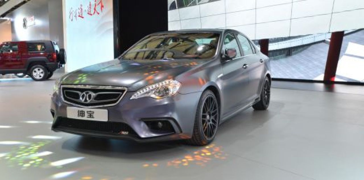 Chinezii copiaza in continuare fara RUSINE masinile europene! BMW, Mercedes si Toyota, cele mai