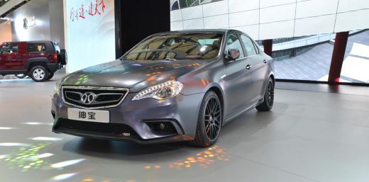 Chinezii copiaza in continuare fara RUSINE masinile europene! BMW, Mercedes si Toyota, cele mai