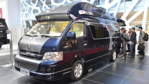 Chinezii copiaza in continuare fara RUSINE masinile europene! BMW, Mercedes si Toyota, cele mai