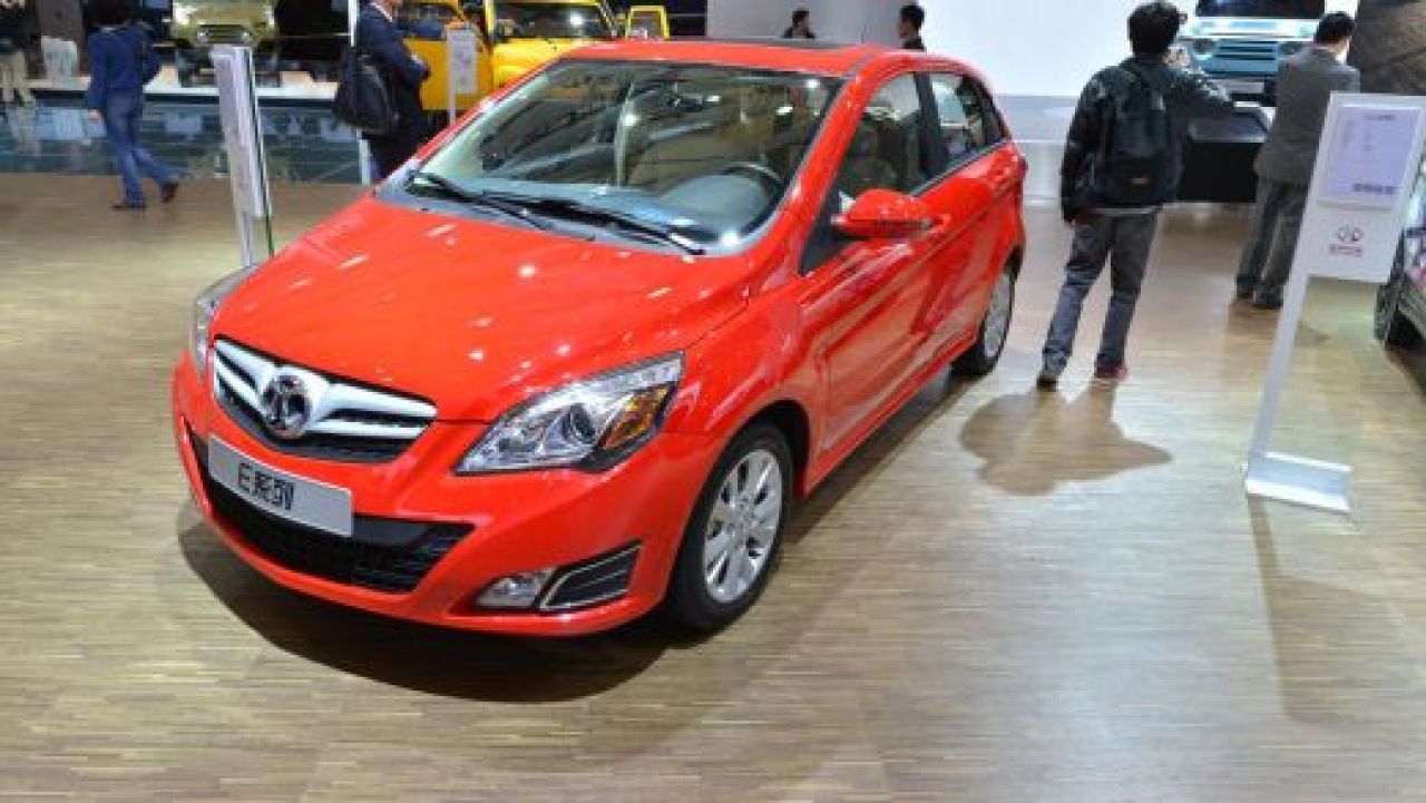 Chinezii copiaza in continuare fara RUSINE masinile europene! BMW, Mercedes si Toyota, cele mai