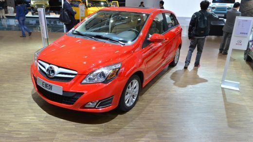 Chinezii copiaza in continuare fara RUSINE masinile europene! BMW, Mercedes si Toyota, cele mai