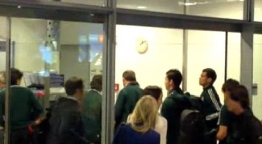 Le-a ajuns! Fanii Realului au facut URAT la plecarea din Germania! Jucatorii au trait cel mai urat moment dupa infrangerea cu Dortmund! VIDEO