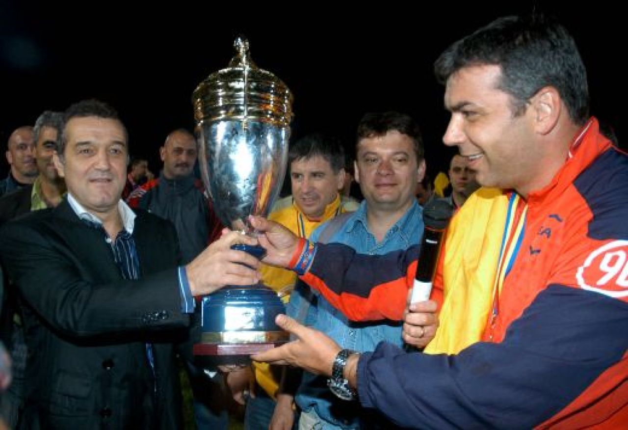Transformarea lui Gigi Becali: Steaua l-a incaruntit si IMBATRANIT! Cum arata acum 7 ani, cand sarbatorea ultimul titlu: FOTO de colectie_2