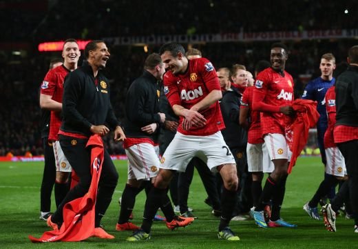 LIVE BLOG 3 IN 1 | Arsenal 1-1 Manchester United! Ferguson a fost furat de arbitru! Van Persie a marcat in fata fostilor suporteri!